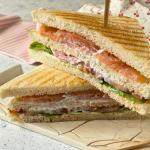 Club sandwich al salmone