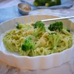 noodles con pesto ai broccoli
