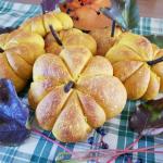 zucche di pane per la festa di halloween, evento collettivo riuscitissimo