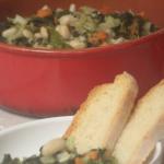 Zuppa fredda con cannellini e verdure 