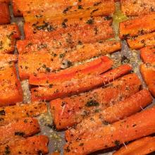 Bastoncini saporiti di carote al forno 