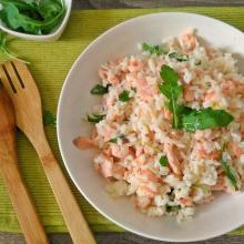 insalata di riso con gamberetti e salmone