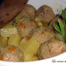 Polpette in umido con patate / meat patties with potatoes