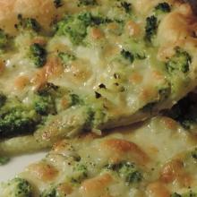 Torta salata con broccoletti siciliani e mozzarella