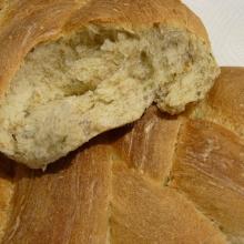 Treccioni di pane fatto in casa, con germe di grano, crusca e mix di semi