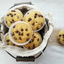 muffins di pandoro con gocce di cioccolato