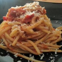 Spaghetti rigati con peperoni piccanti