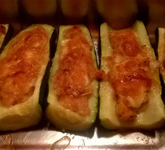 Barchette di zucchine con prosciutto cotto e formaggio