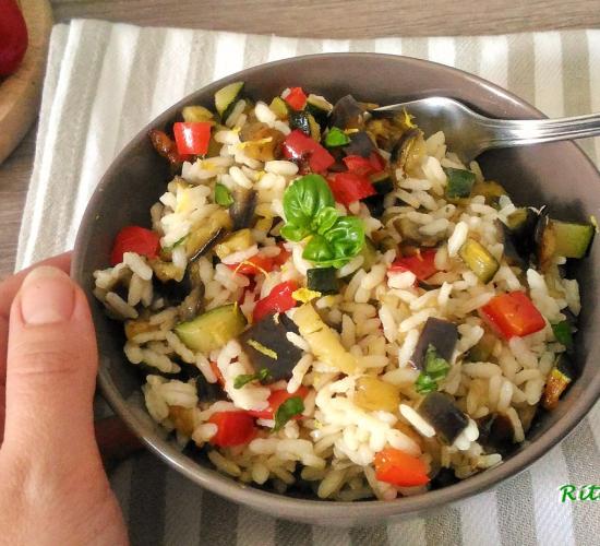 insalata di riso con verdure saltate
