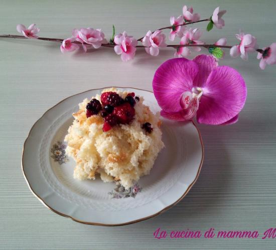 mini mimosa con crema al cioccolato bianco e frutti di bosco