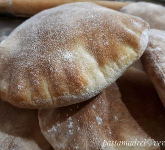 Pane arabo, pita o pitta, una tasca meravigliosamente buona