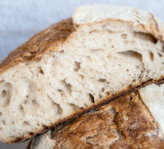 pane con farina di grano tenero abbondanza