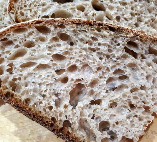pane con miscela di grani teneri, abbondanza e vivenza