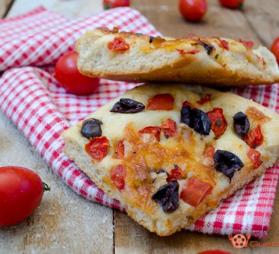 pizza con pomodorini e olive nere – ricetta bimby e non