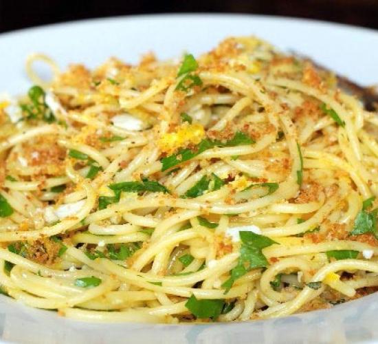 Spaghetti al Pangrattato e uovo sodo