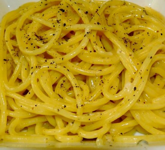 Spaghetti Cacio e Pepe (Ricetta Originale)