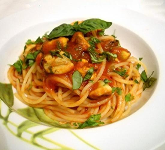 Spaghetti cozze ed erbe aromatiche