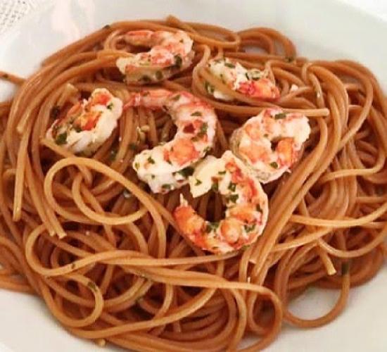 Spaghetti integrali con gamberi