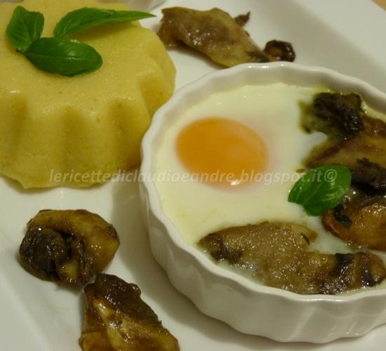 Uovo su fonduta di parmigiano e porcini