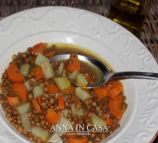 Zuppa di lenticchie carote e patate